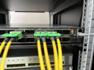 Read more about the article NVIDIA Quantum-2 QM9700 switch 400G/800G Compatible Transceivers